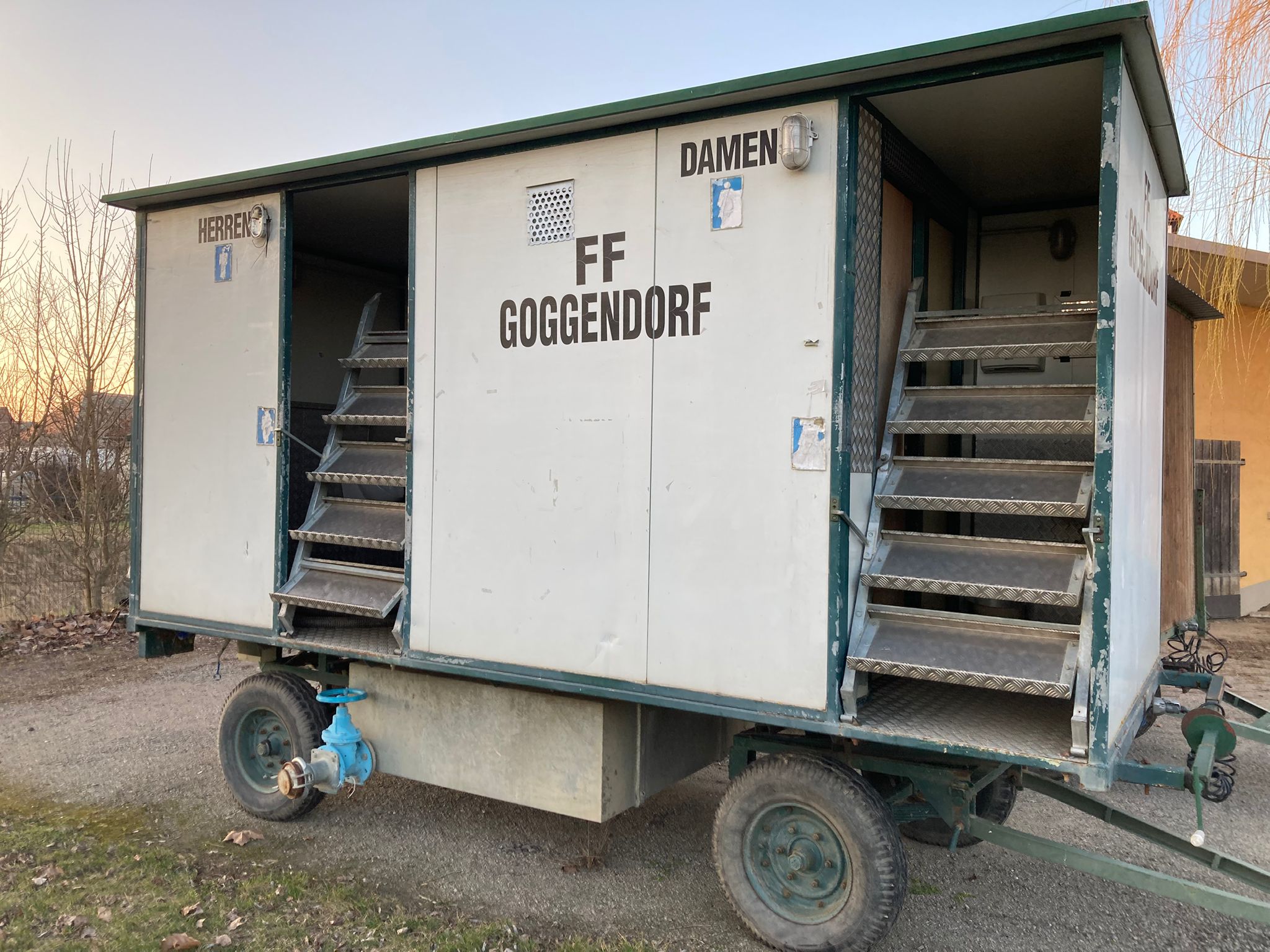 WC-Wagen Groß